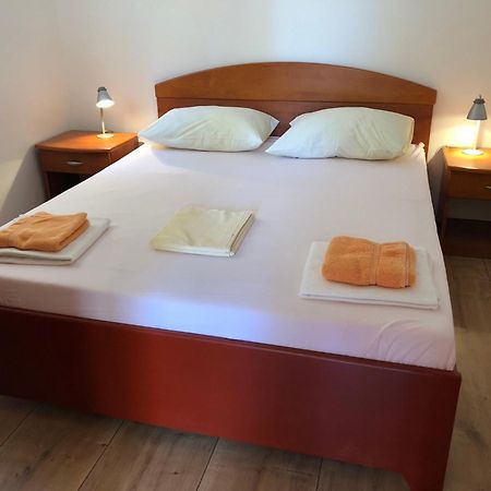 Apartments Nautic Zavala Kültér fotó