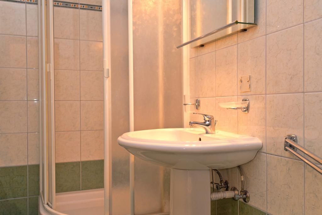 Apartments Nautic Zavala Kültér fotó