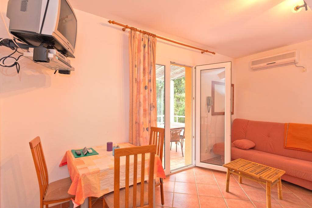 Apartments Nautic Zavala Kültér fotó
