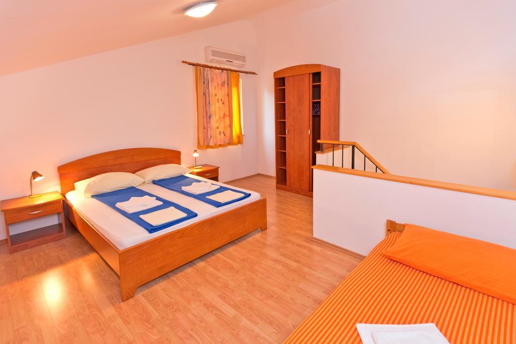 Apartments Nautic Zavala Kültér fotó