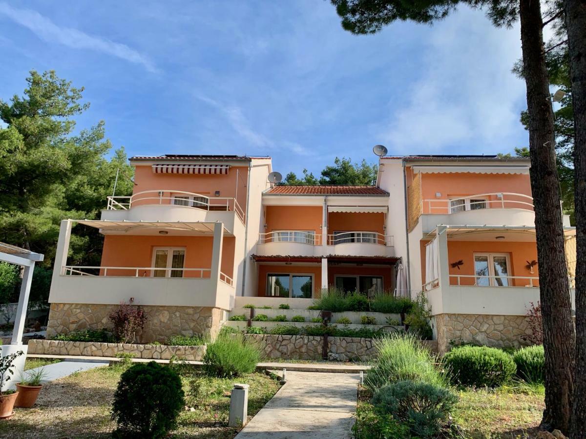 Apartments Nautic Zavala Kültér fotó