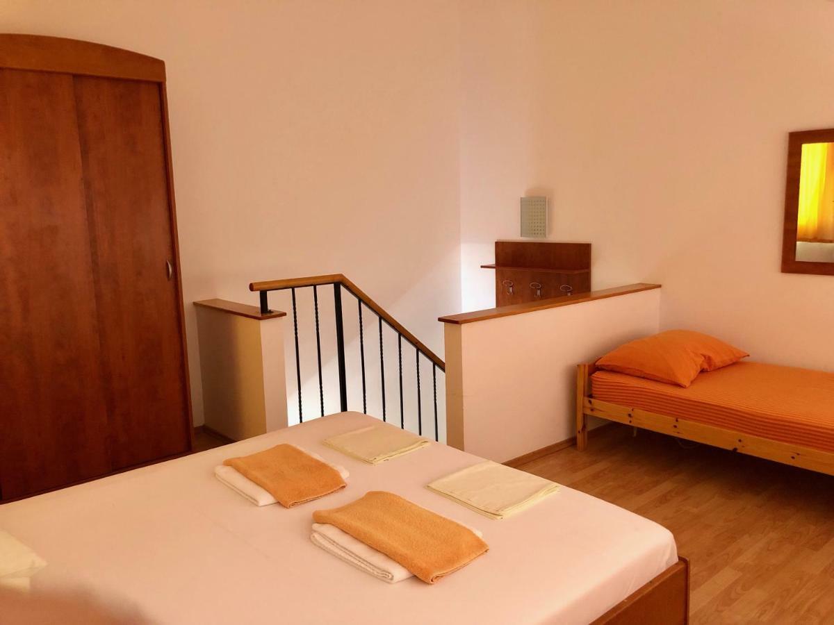 Apartments Nautic Zavala Kültér fotó